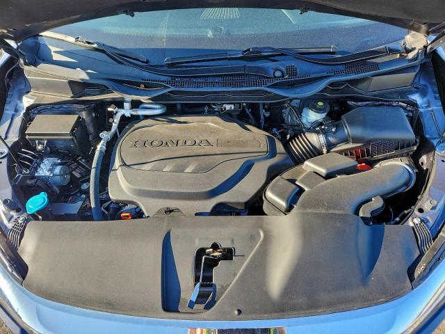 Honda Odyssey Touring Image 2