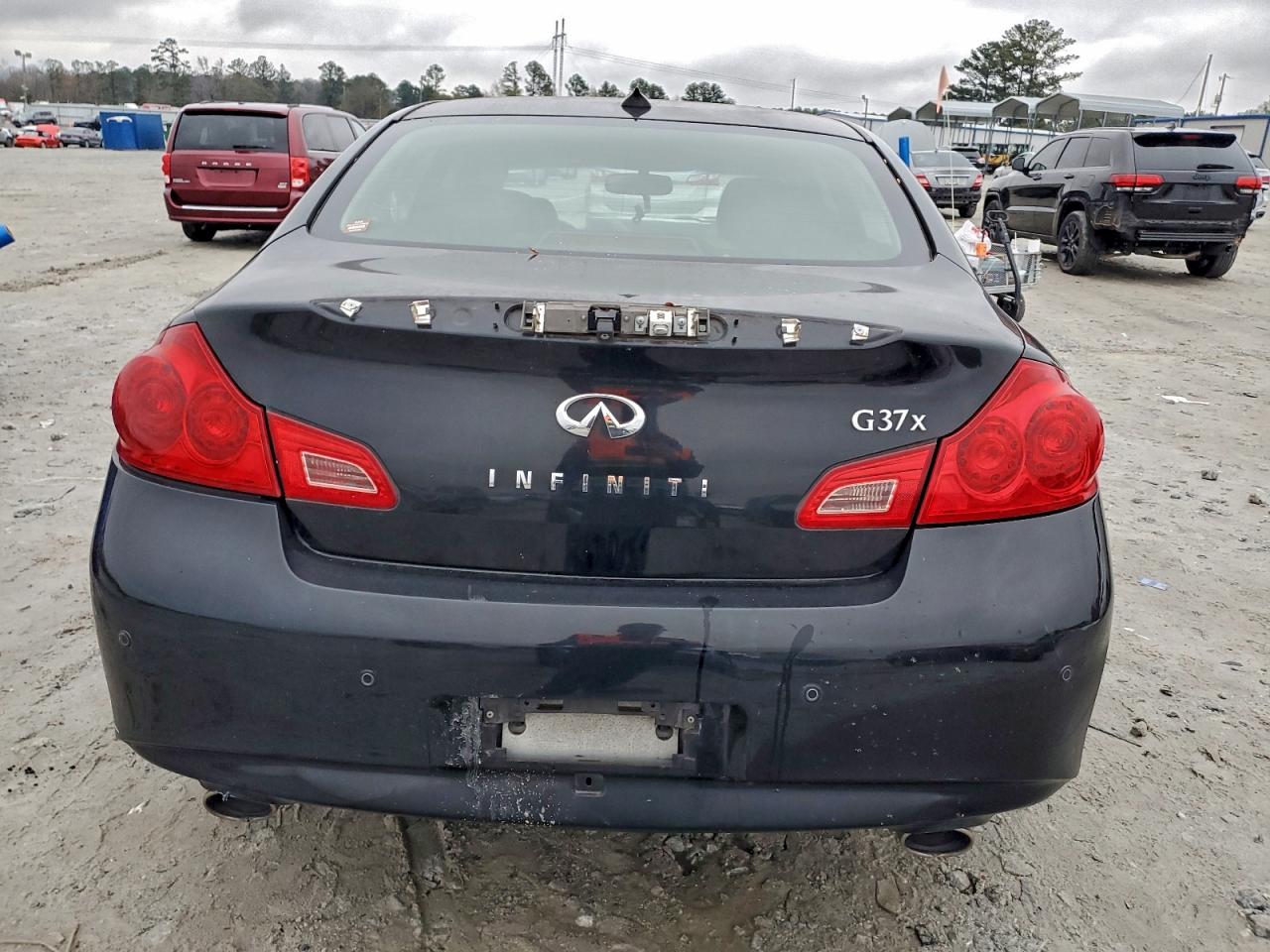 INFINITI G37 Image 2