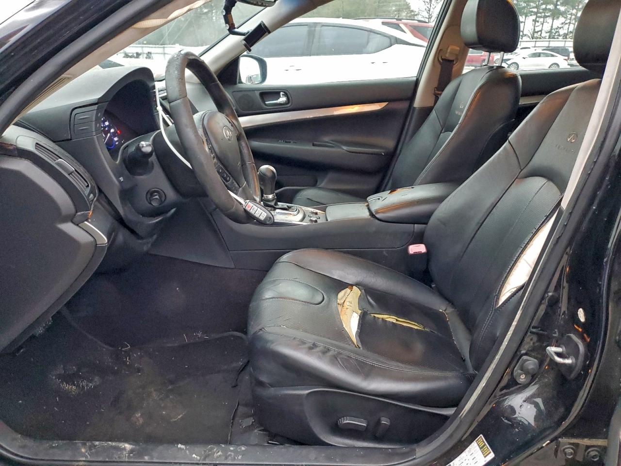 INFINITI G37 Image 10