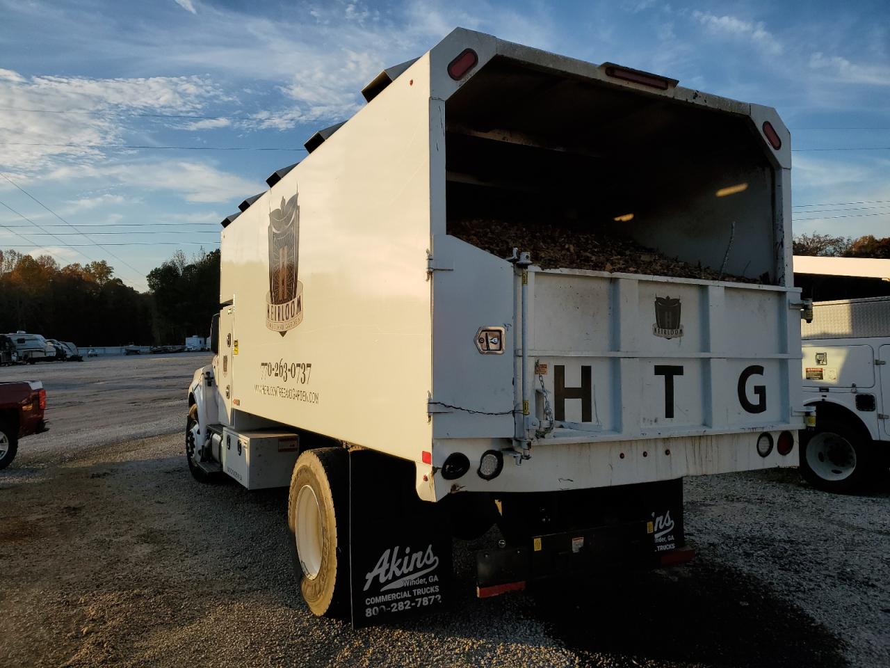 Ford F-650 Super Duty Image 6