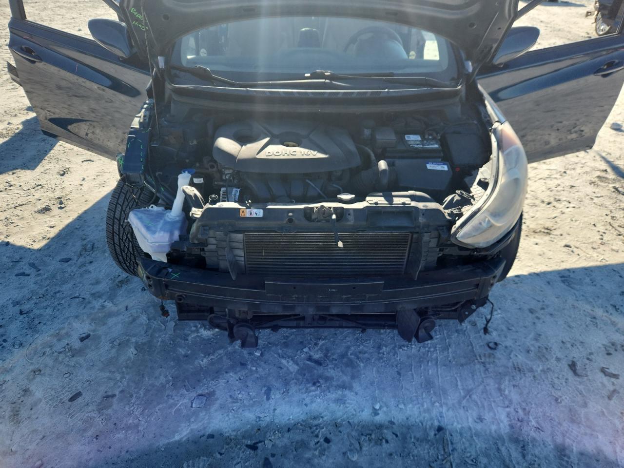 Hyundai ELANTRA Gls Image 12