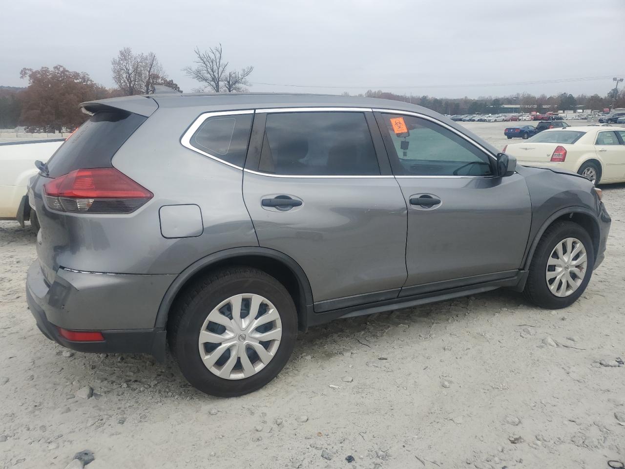 Nissan Rogue S Image 4