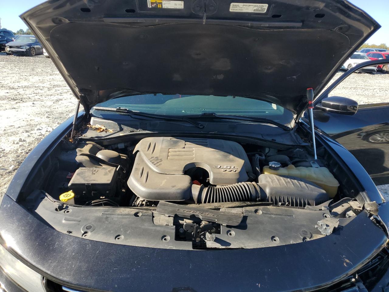 Dodge Charger Se Image 8