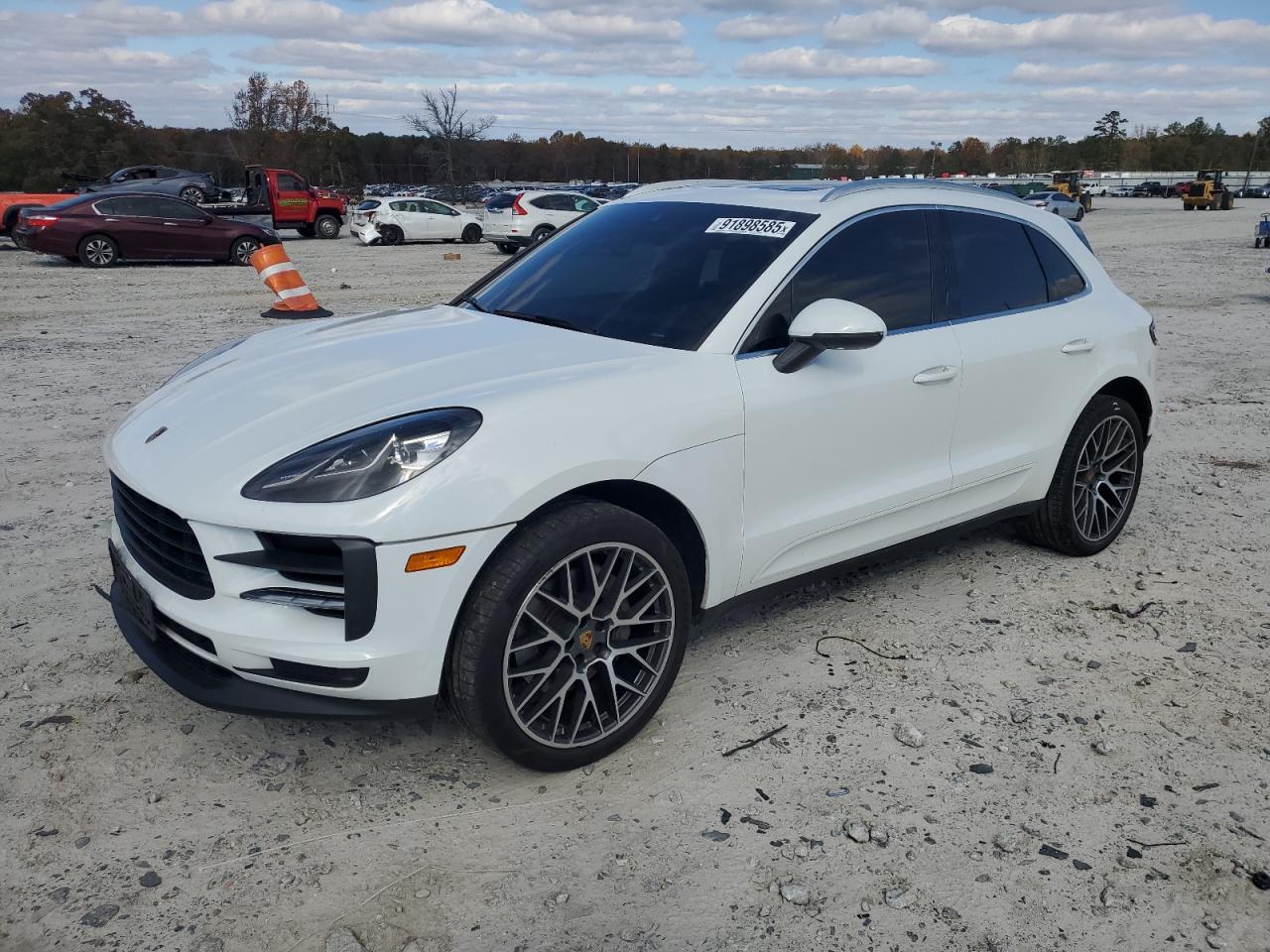 Porsche Macan S Image 1