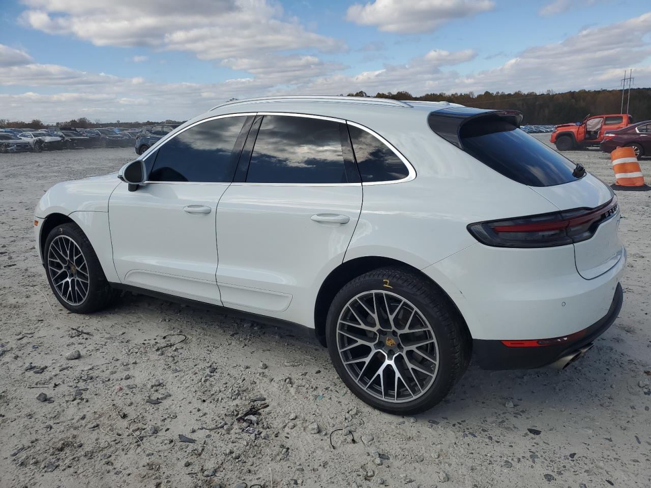 Porsche Macan S Image 9