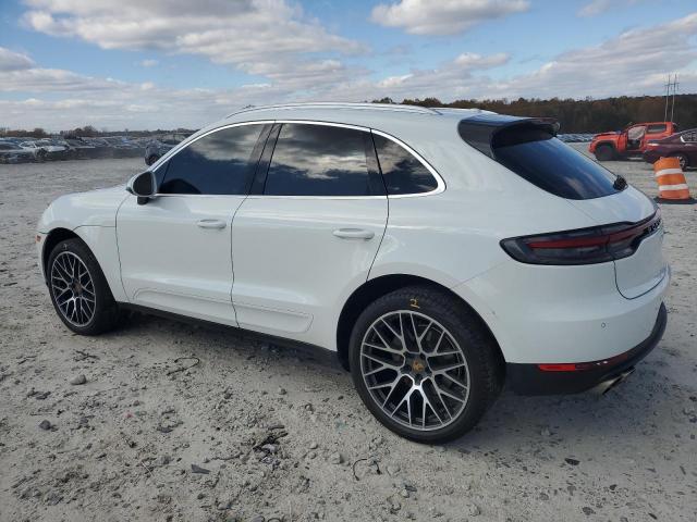 Porsche Macan S Image 9