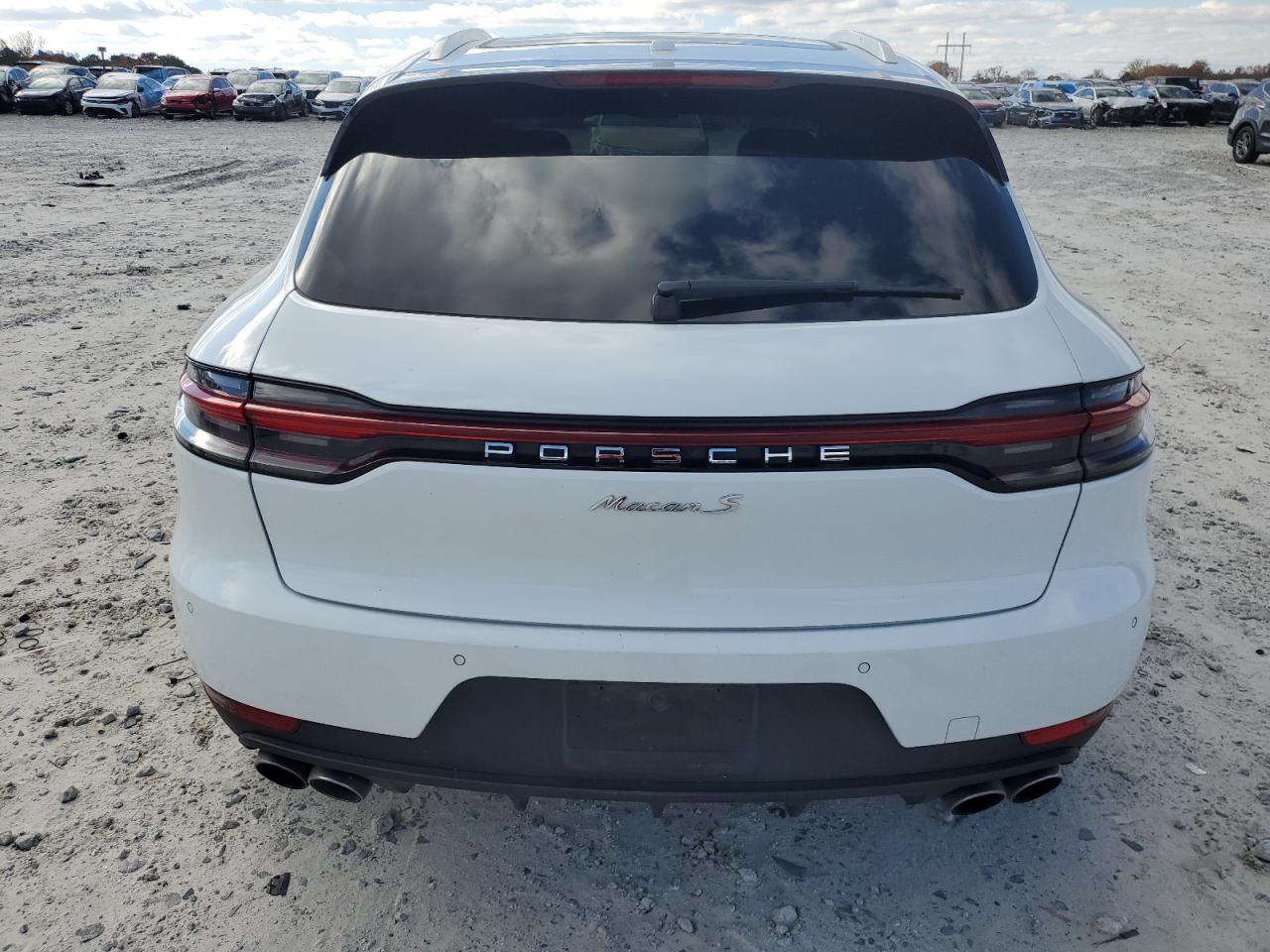 Porsche Macan S Image 5
