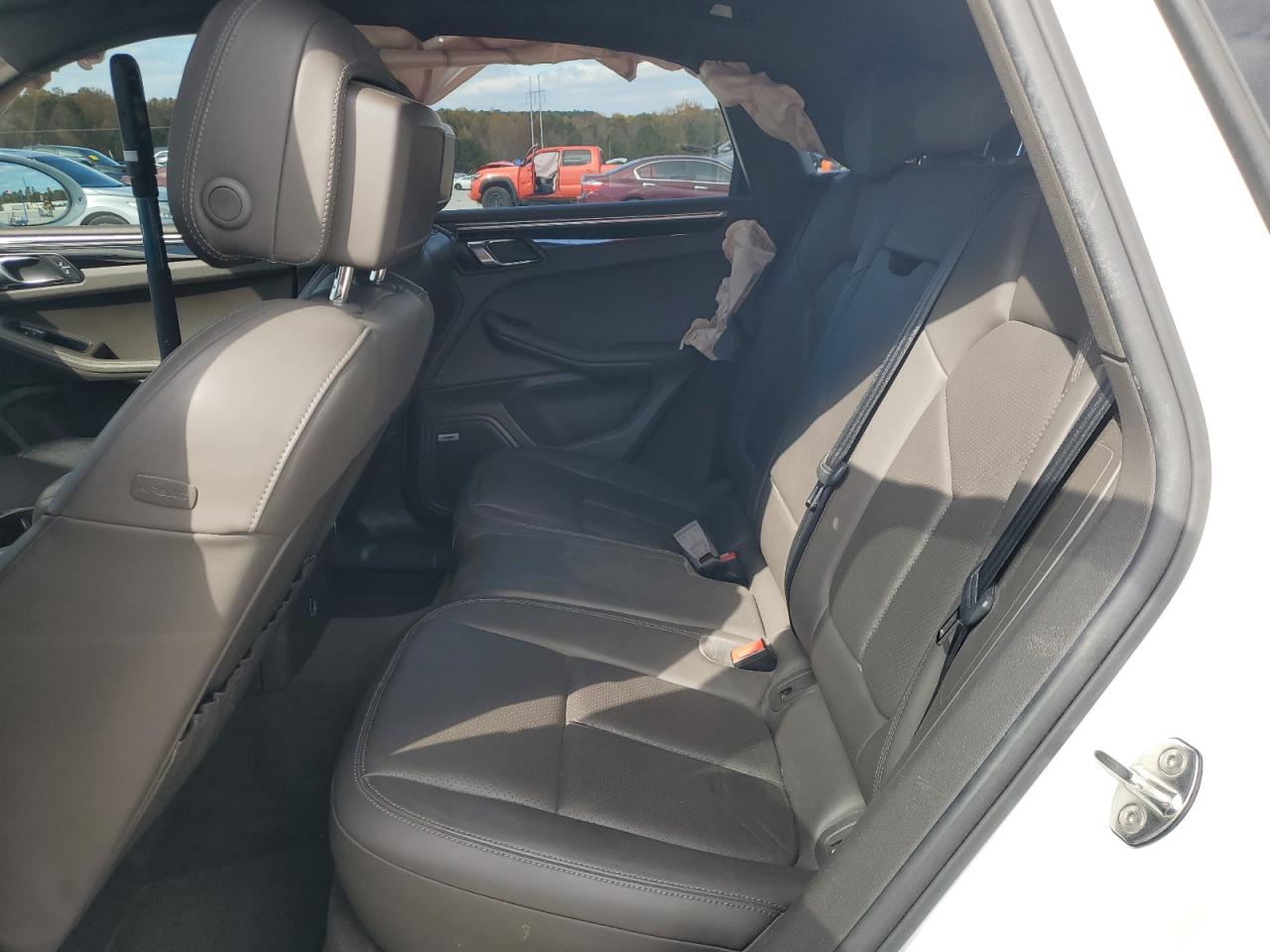 Porsche Macan S Image 13