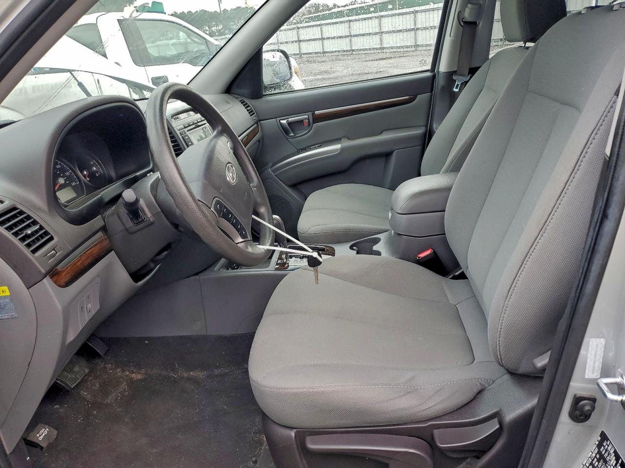 Hyundai SANTA FE Gls Image 6