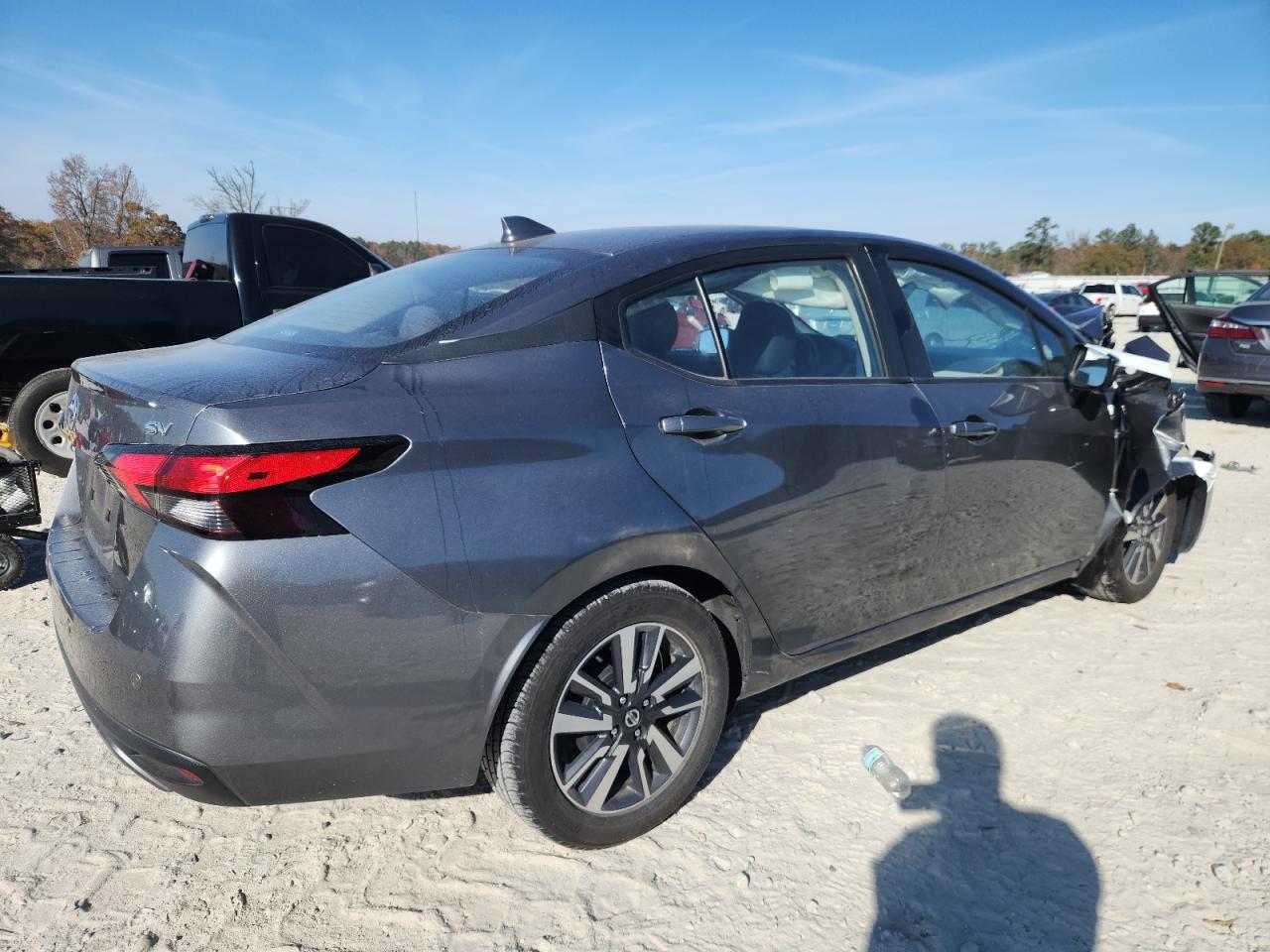 Nissan Versa Sv Image 4