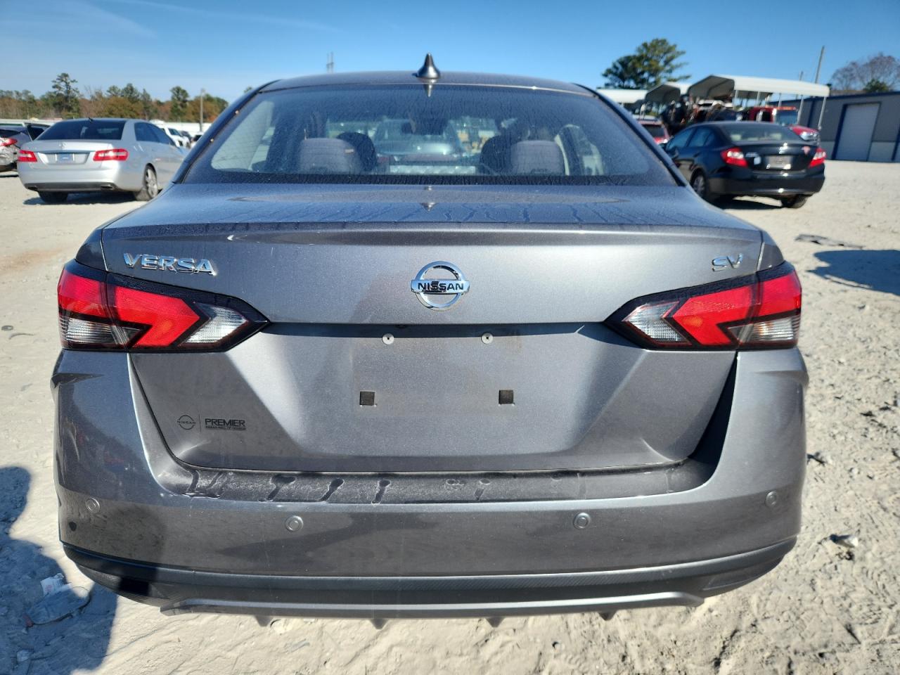 Nissan Versa Sv Image 2