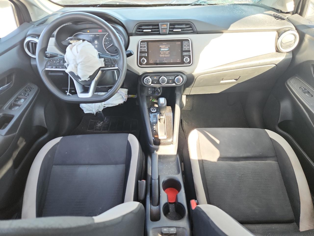Nissan Versa Sv Image 6