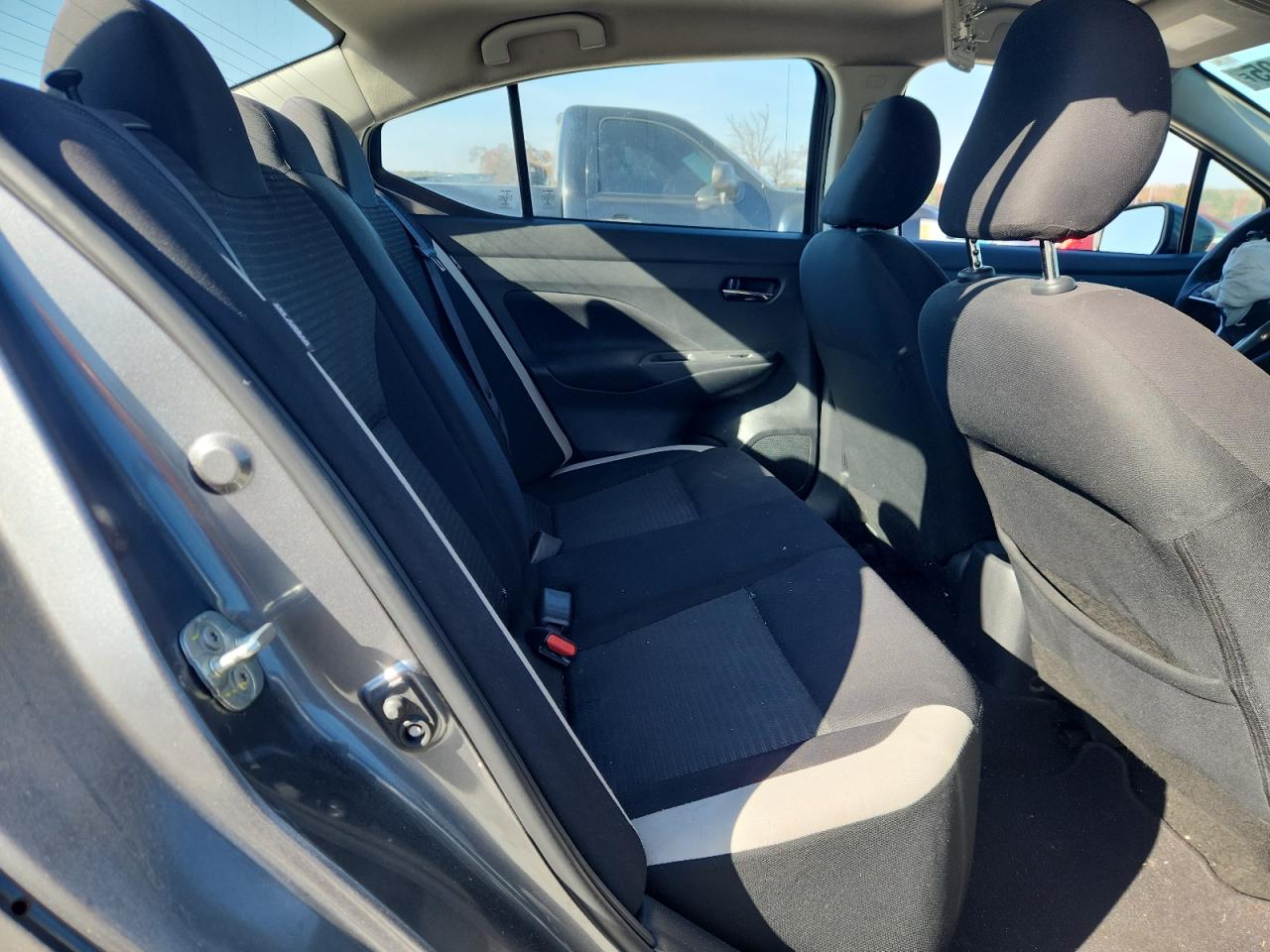 Nissan Versa Sv Image 10