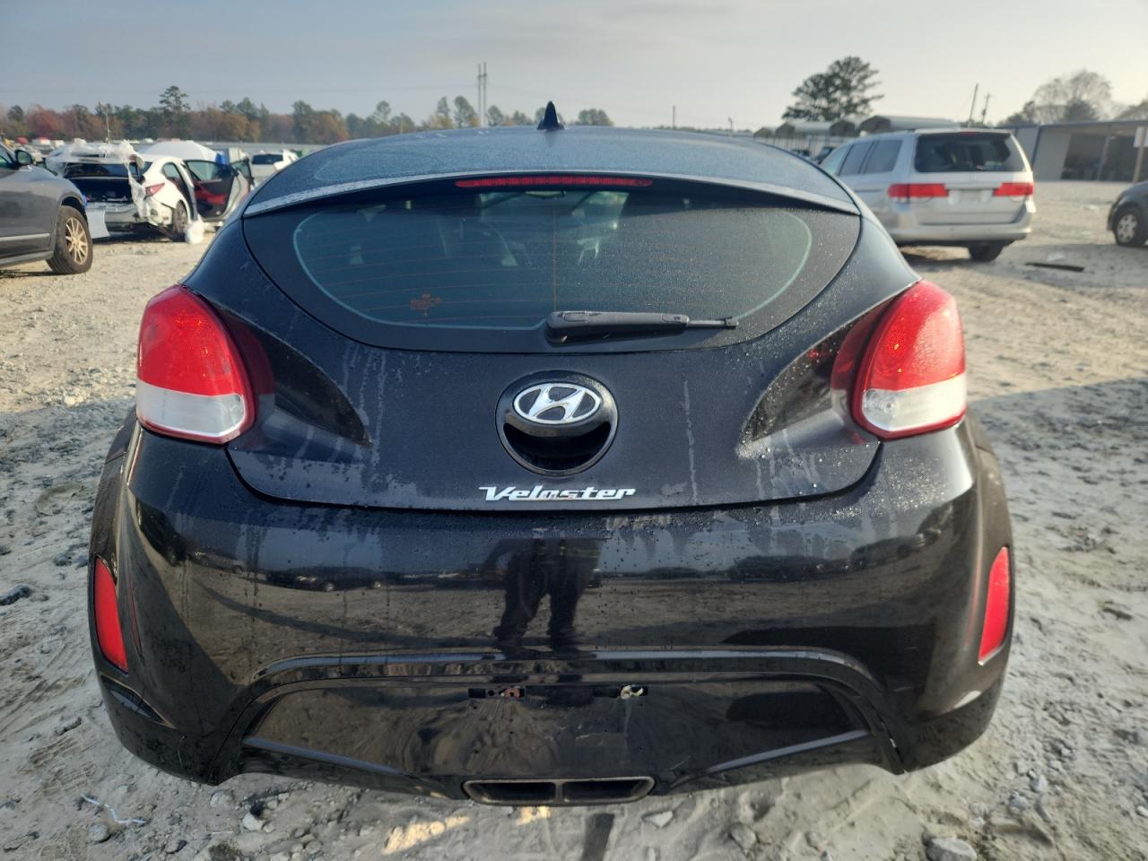 Hyundai VELOSTER Image 4