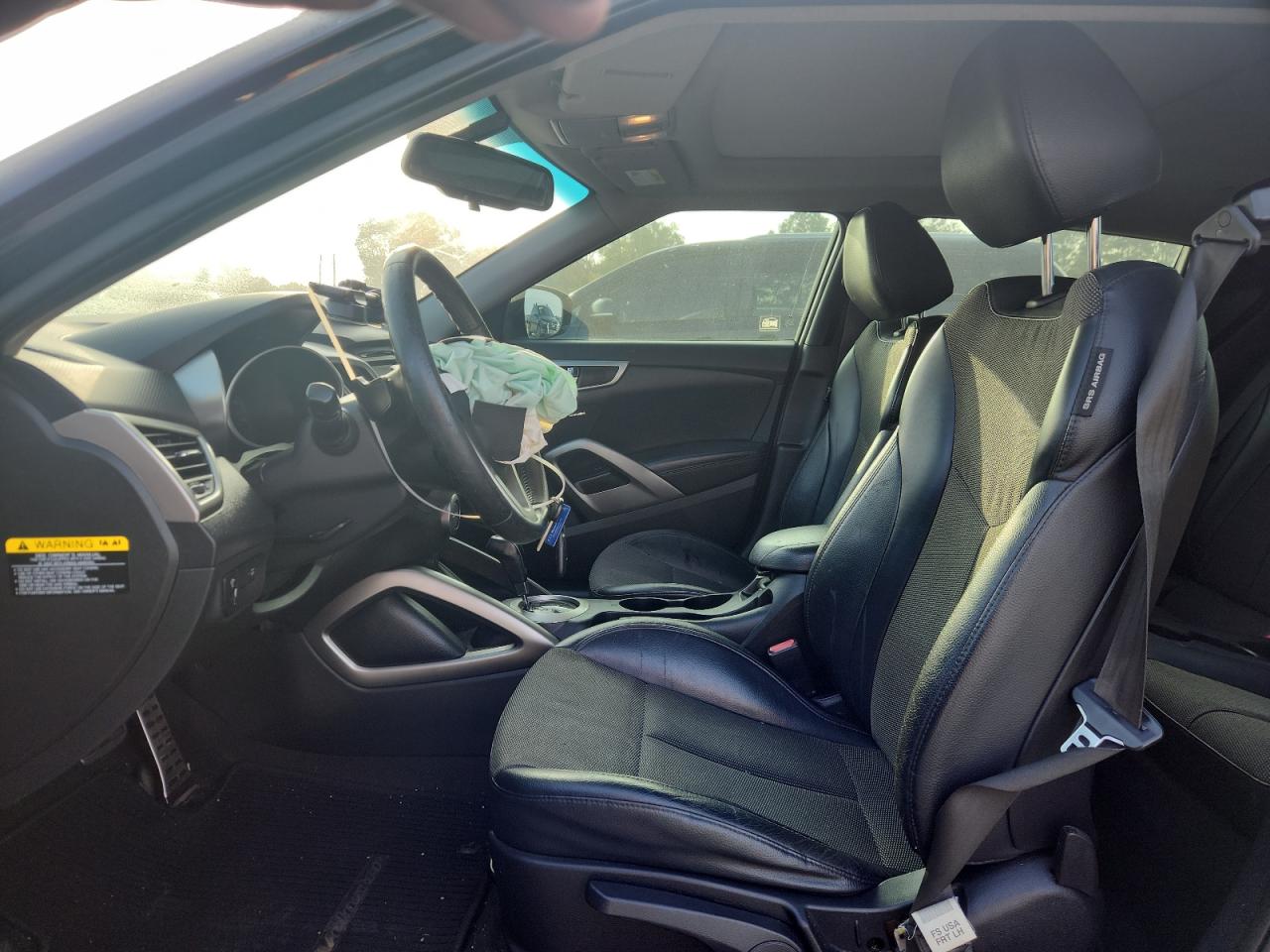 Hyundai VELOSTER Image 8