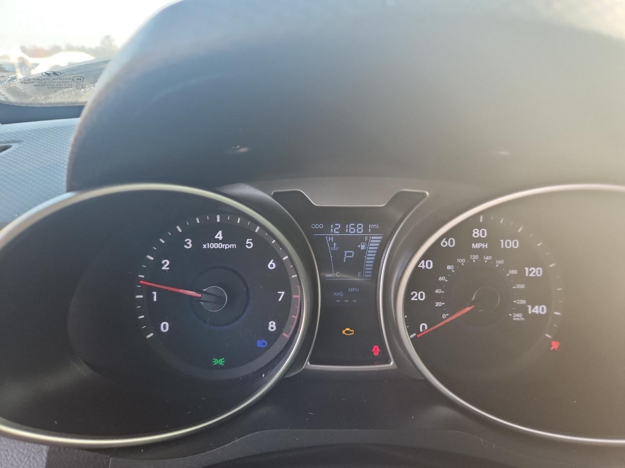 Hyundai VELOSTER Image 5