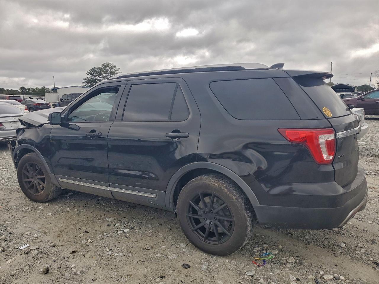 Ford Explorer Xlt Image 4