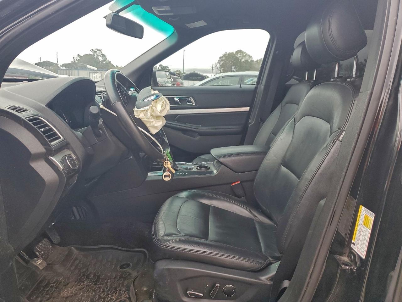 Ford Explorer Xlt Image 6