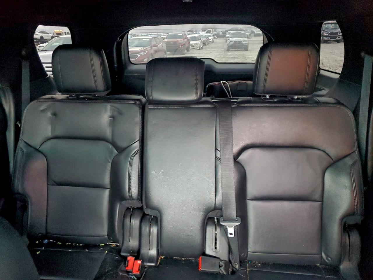 Ford Explorer Xlt Image 8