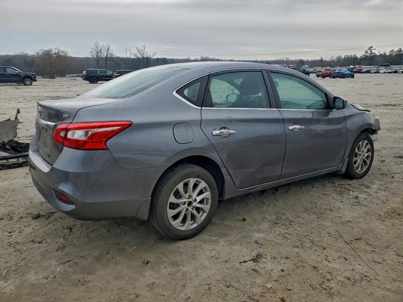 Nissan Sentra S Image 2