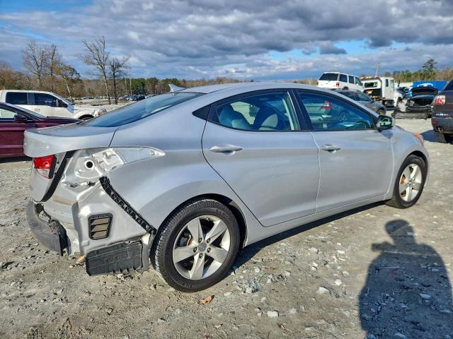 Hyundai ELANTRA Gls Image 3