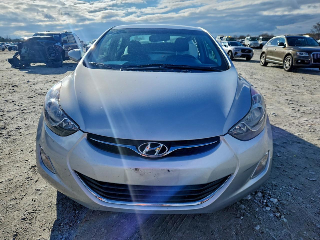 Hyundai ELANTRA Gls Image 12