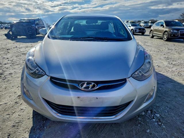 Hyundai ELANTRA Gls Image 12