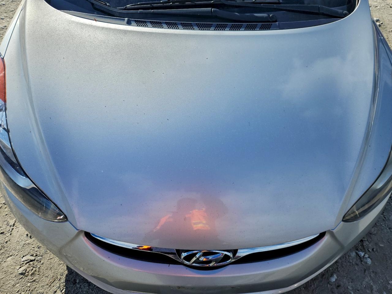 Hyundai ELANTRA Gls Image 9