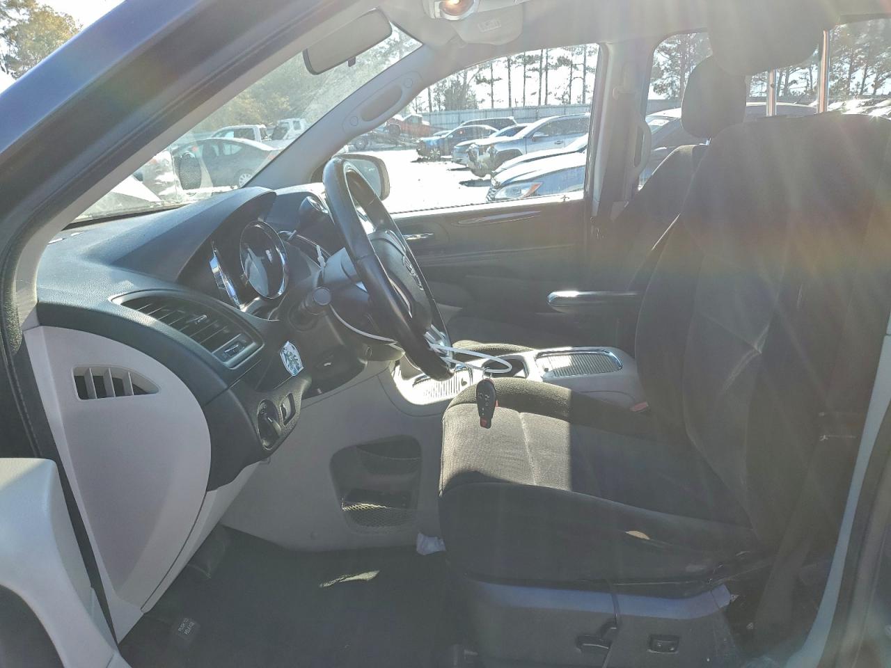 Dodge Caravan Sxt Image 6