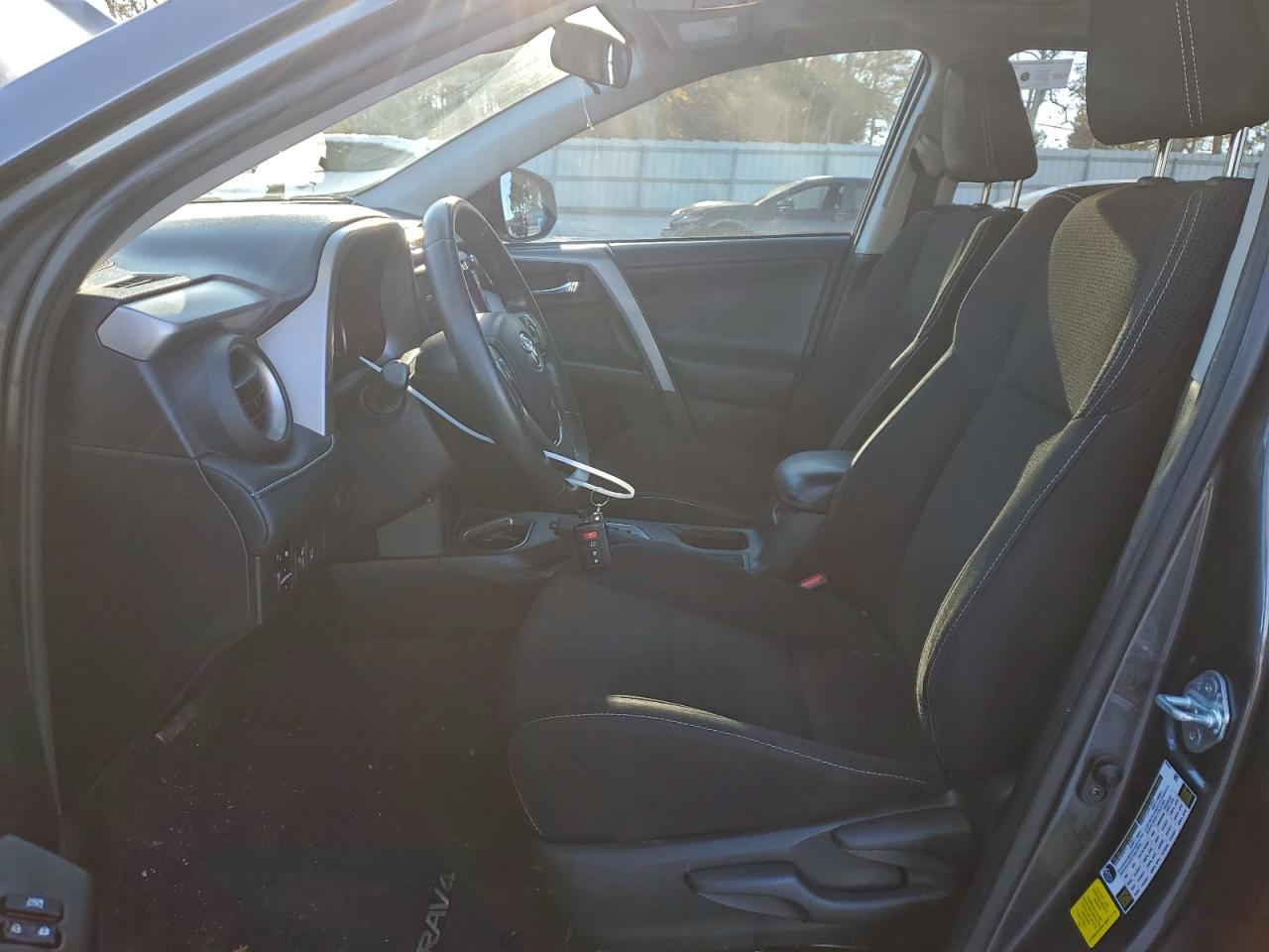 Toyota RAV4 Adventure Image 4