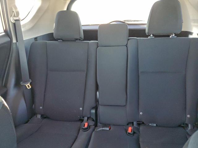 Toyota RAV4 Le Image 8