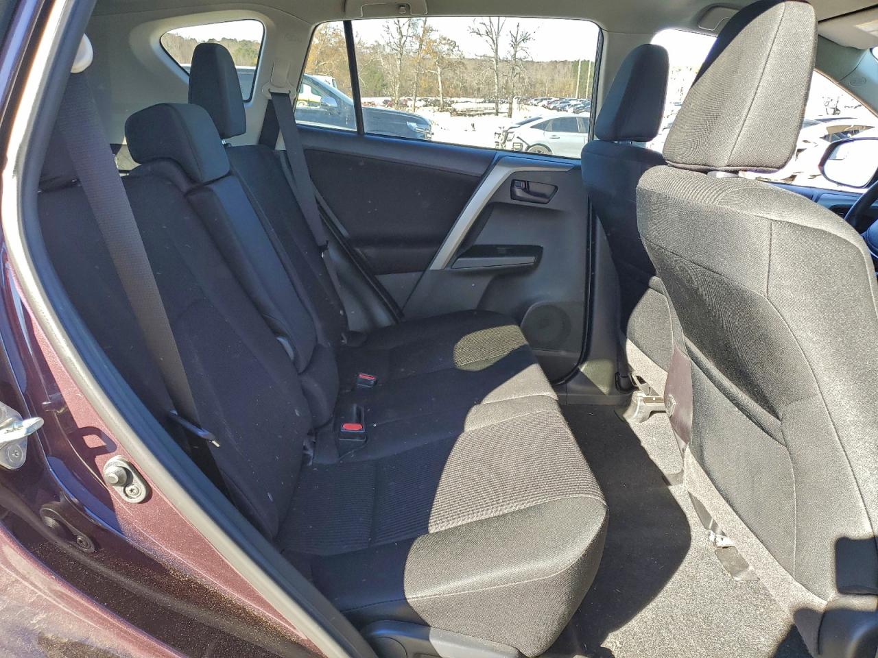 Toyota RAV4 Le Image 12