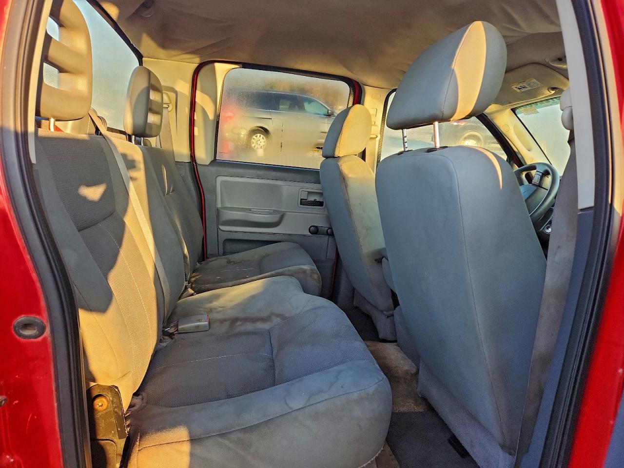 Dodge Dakota Quad Image 6