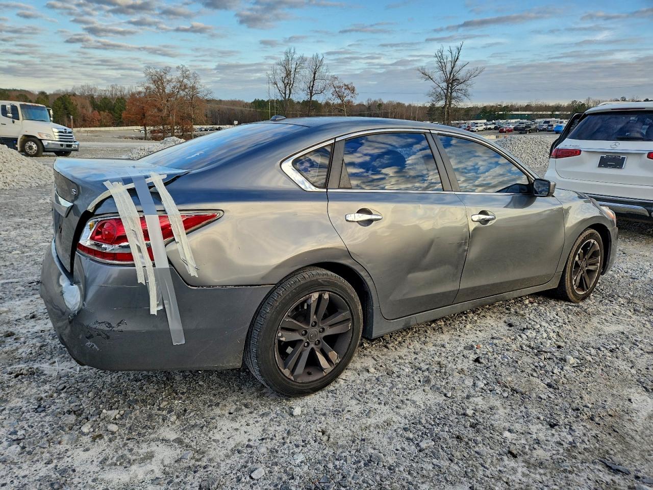 Nissan Altima 2.5 Image 3