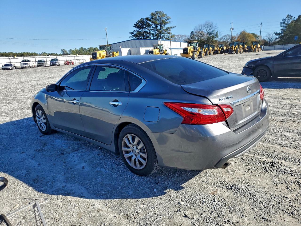 Nissan Altima 2.5 Image 2