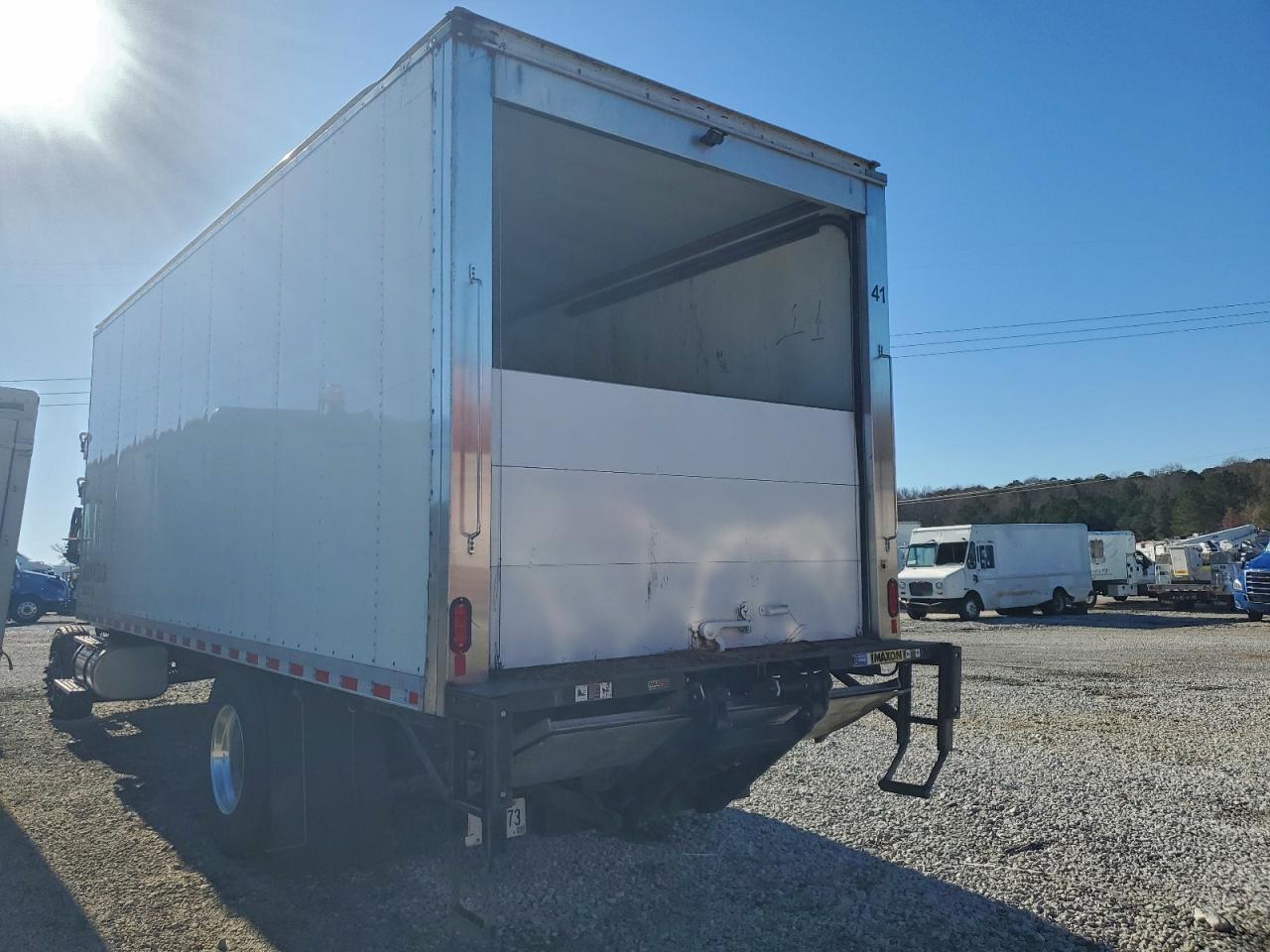 International Mv607 Image 2