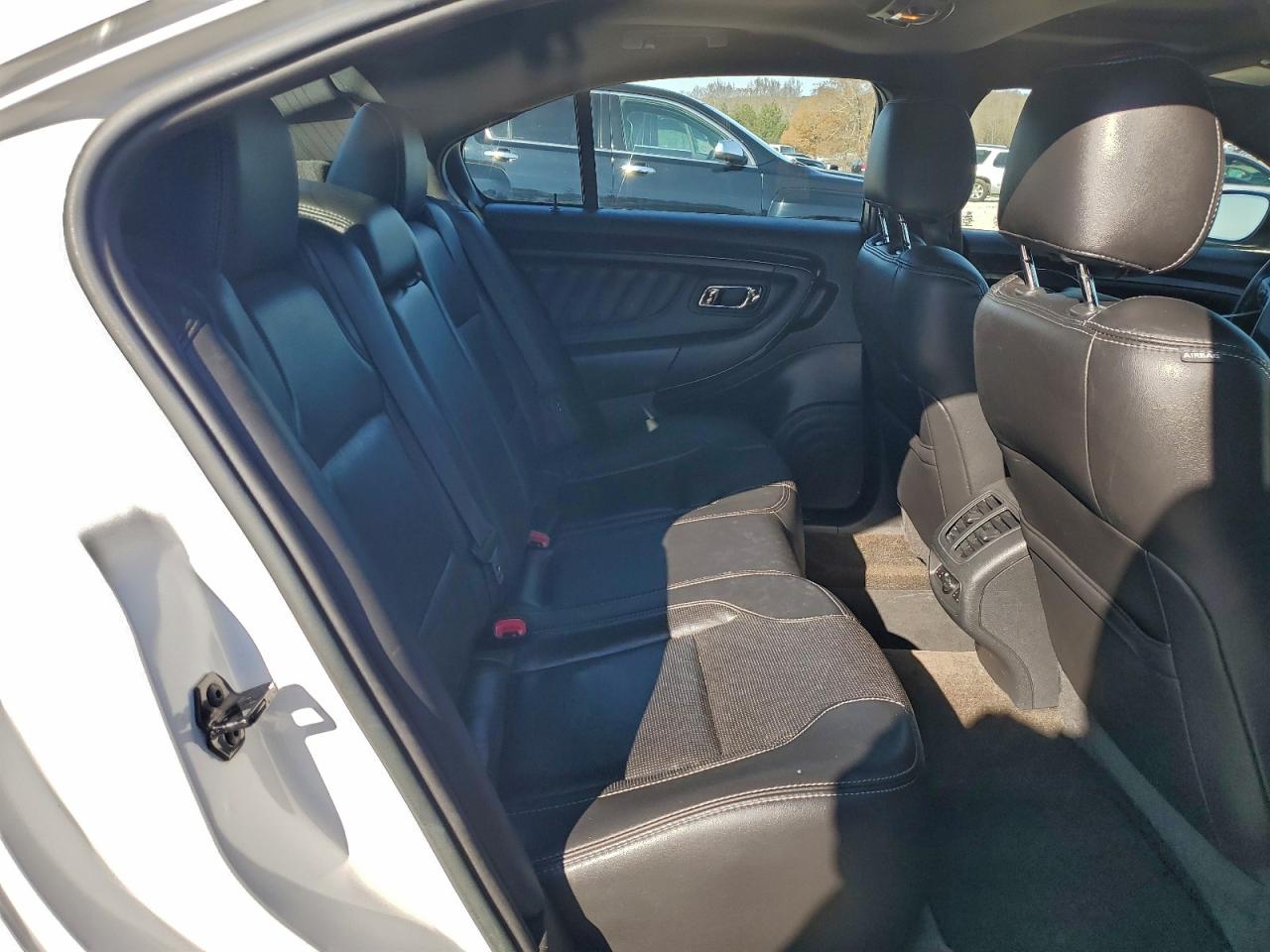 Ford Taurus Limited Image 11