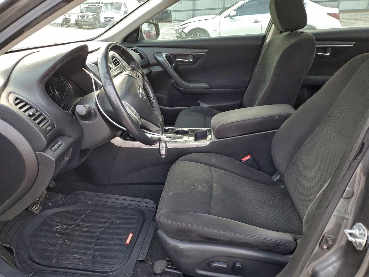 Nissan Altima 2.5 Image 2