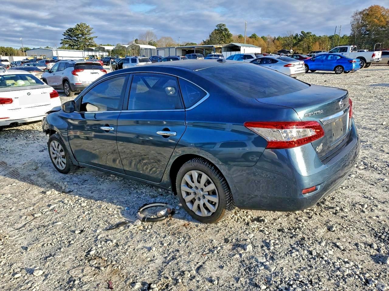 Nissan Sentra S Image 12