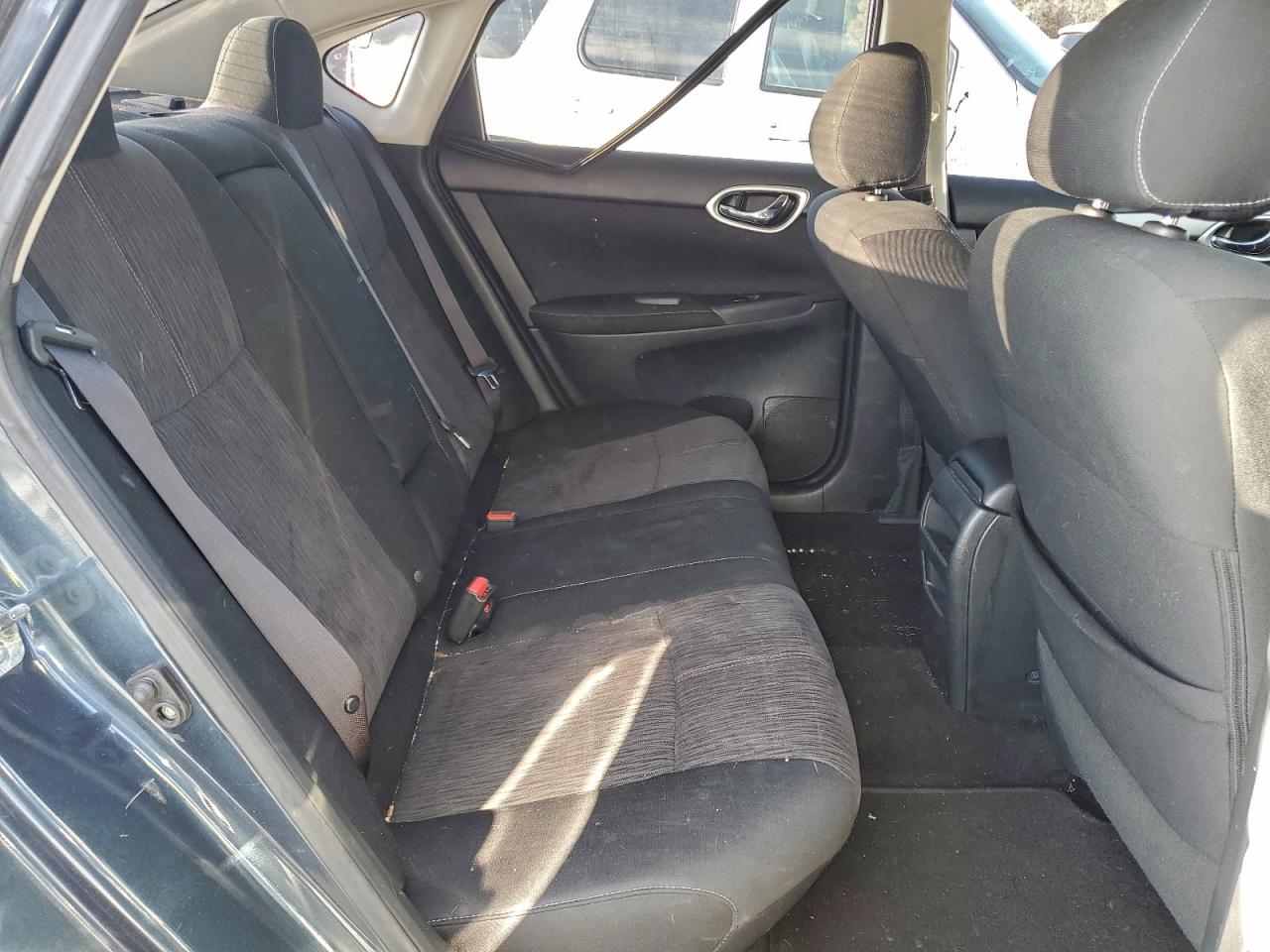 Nissan Sentra S Image 10