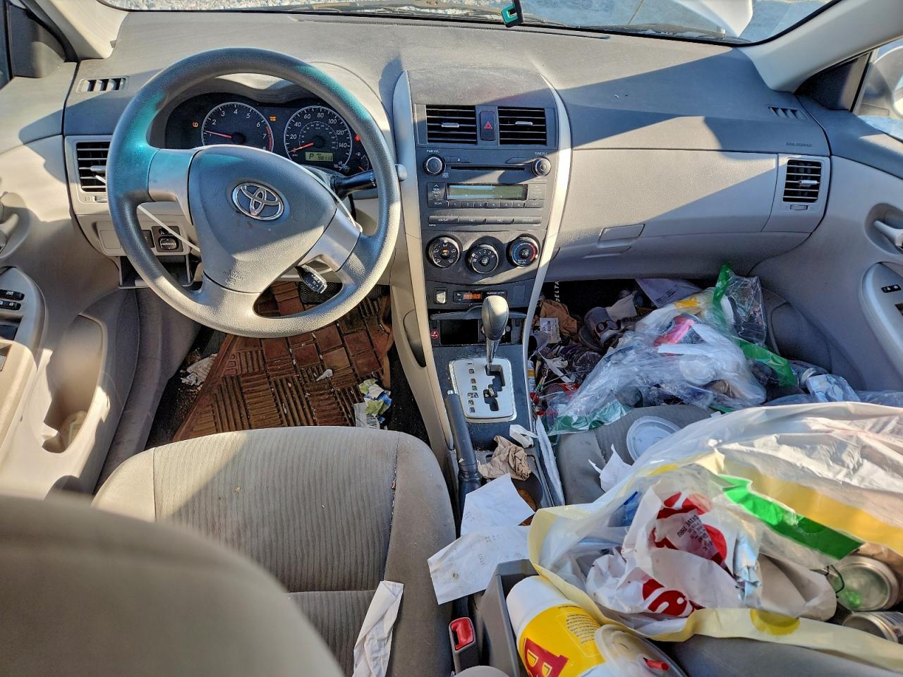 Toyota Corolla Base Image 6