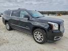 GMC Yukon Denali Image 3