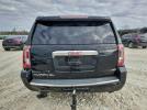 GMC Yukon Denali Image 8