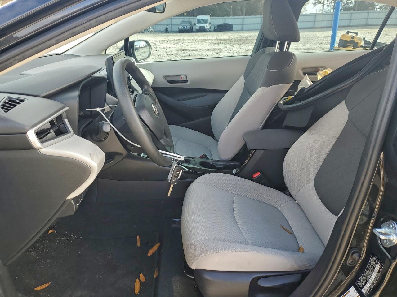 Toyota Corolla Le Image 4