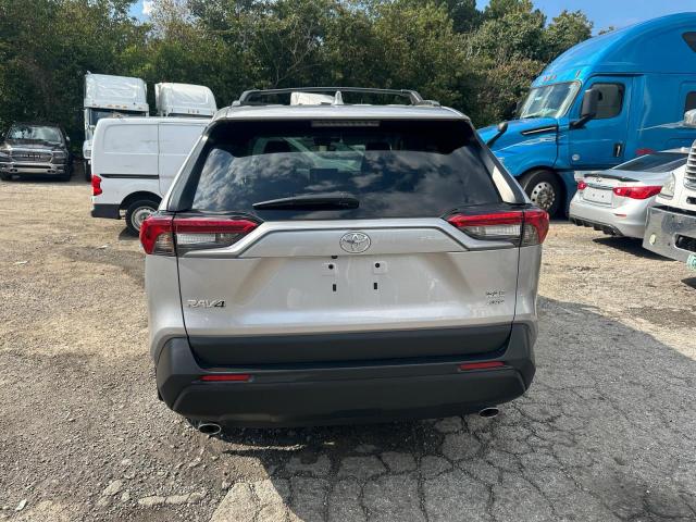 Toyota RAV4 Xle Premium Image 14