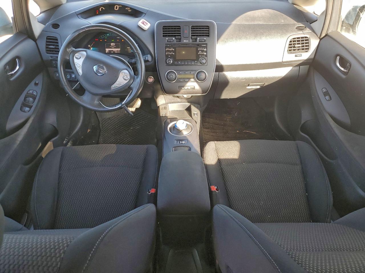 Nissan LEAF S Image 8