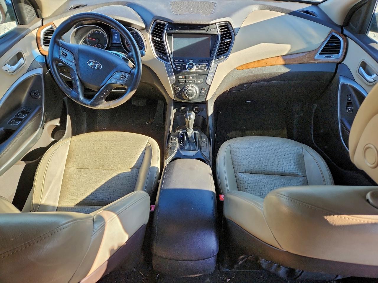 Hyundai SANTA FE Gls Image 13