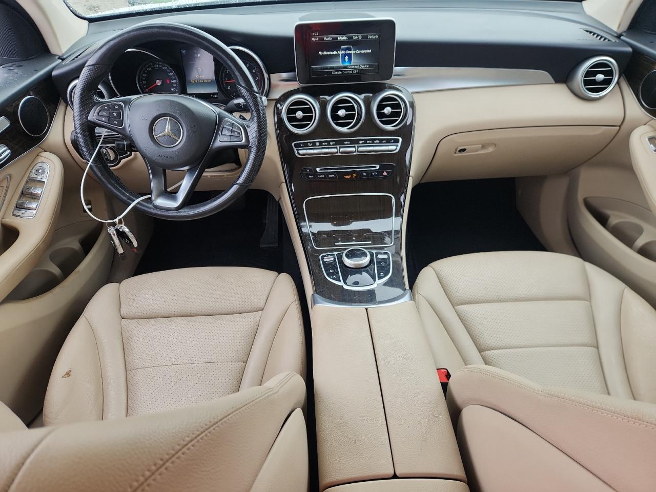 Mercedes-Benz GLC 300 Image 10