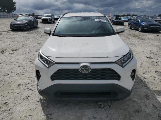Toyota RAV4 Xle Image 3