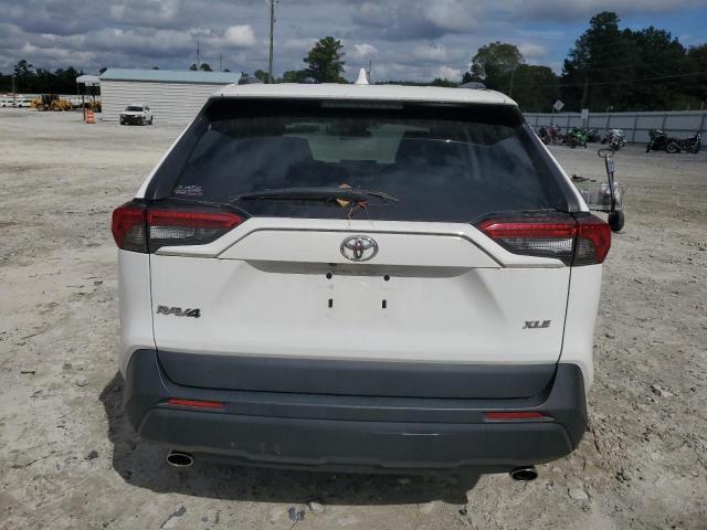 Toyota RAV4 Xle Image 4